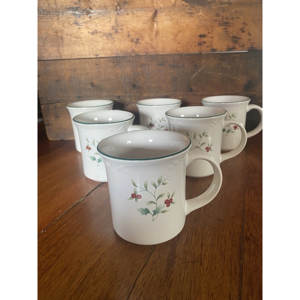 Set of 6- Pfaltzgraff Winterberry Stoneware Coffee Mugs 4" Holiday Christmas